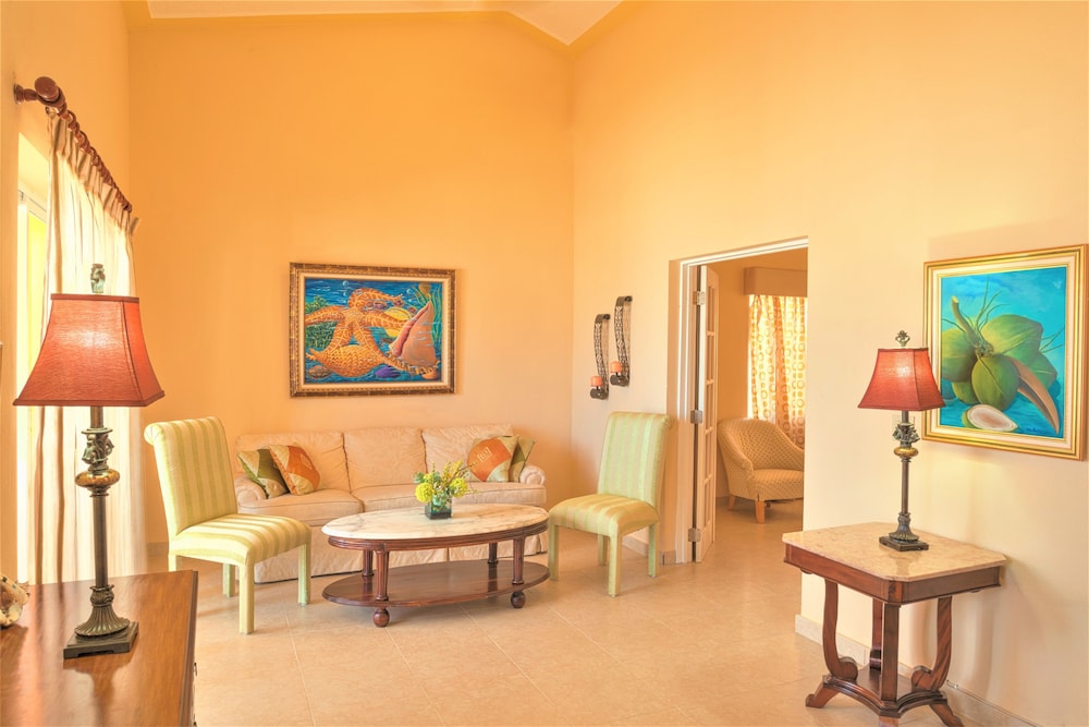 Abaka Bay Resort