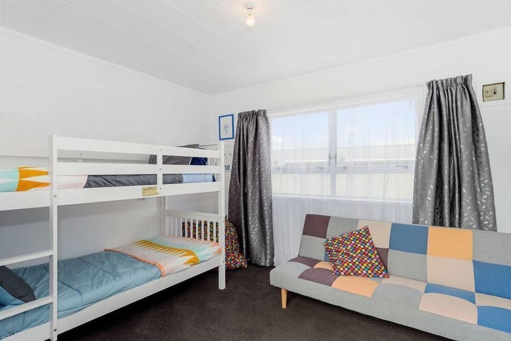 my pad' house  papamoa  Bay of plenty view 3