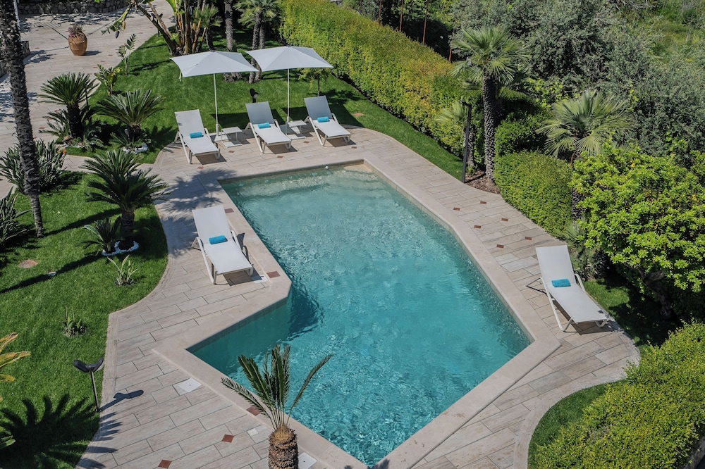Luxury Villa In Sorrento Coast Swimming Pool & View