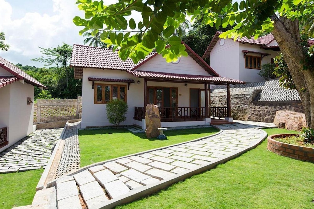 Hong Bin Bungalow Resort