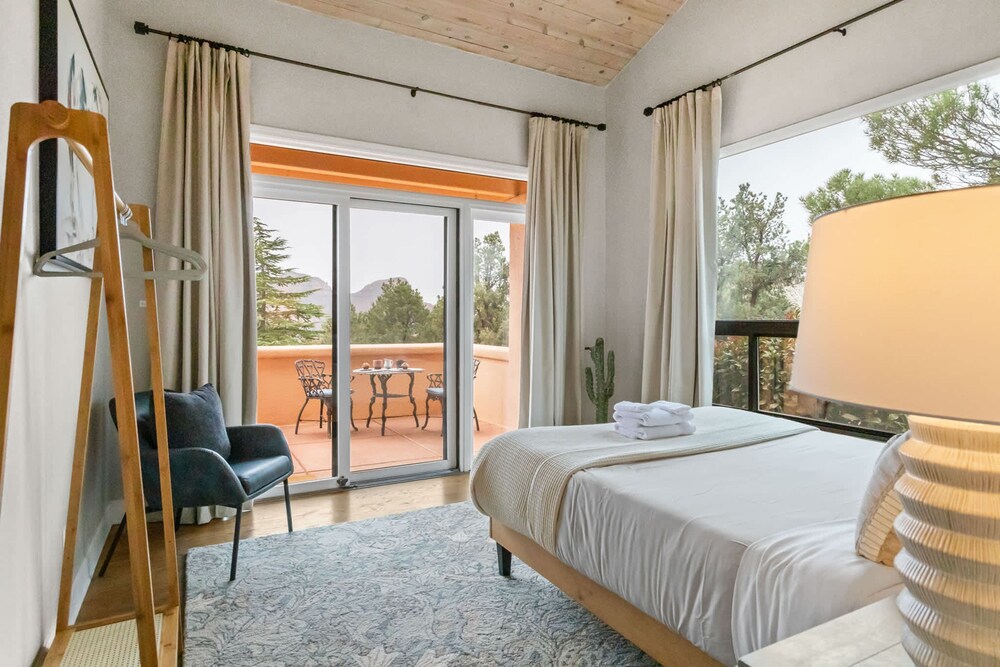 5 Bed 3 Bath Uptown Sedona-game Room-sauna-cold Plunge-jacuzzi-gym