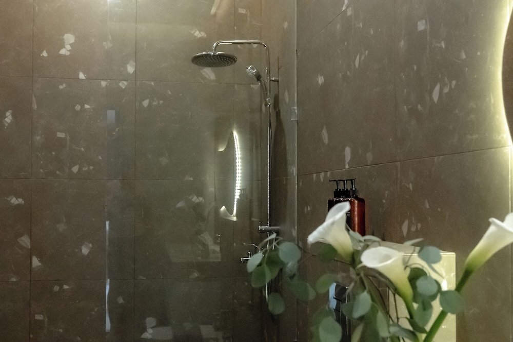 AMO Residences