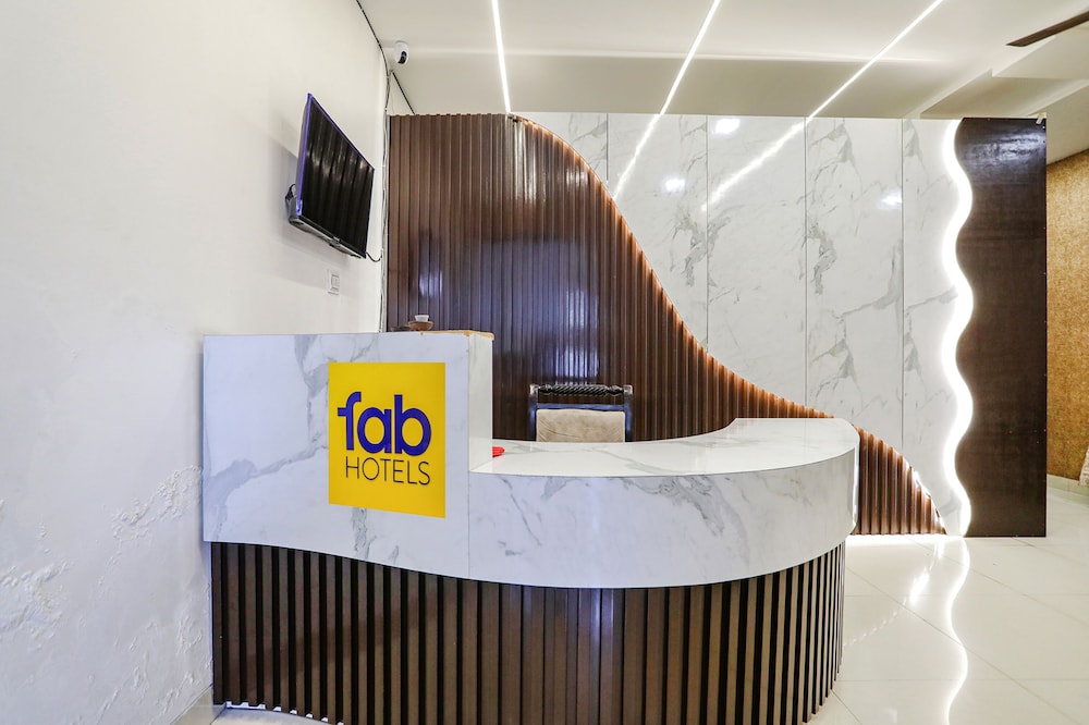 Lobby & Reception