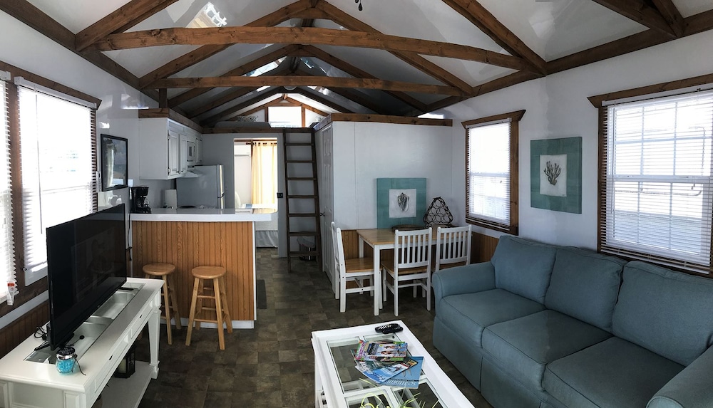 Mangrove Marina and Resort Aqualodge Houseboats