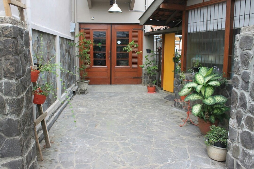 De Riau Cottage by HouseinBandung