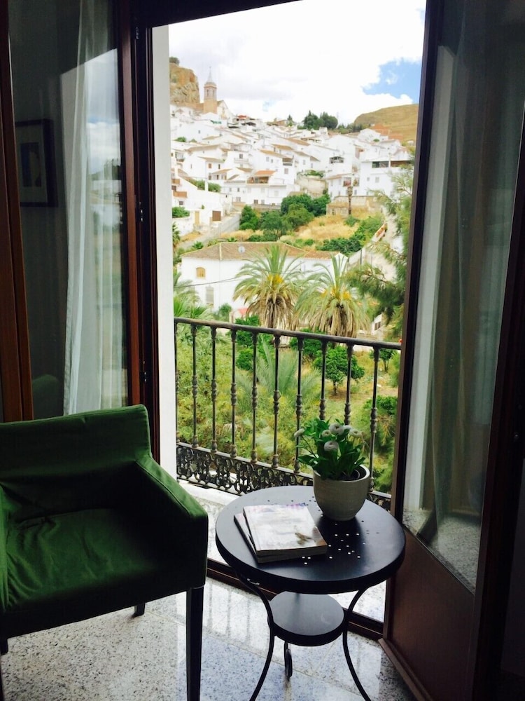 Apartamentos El Burgo photo 5