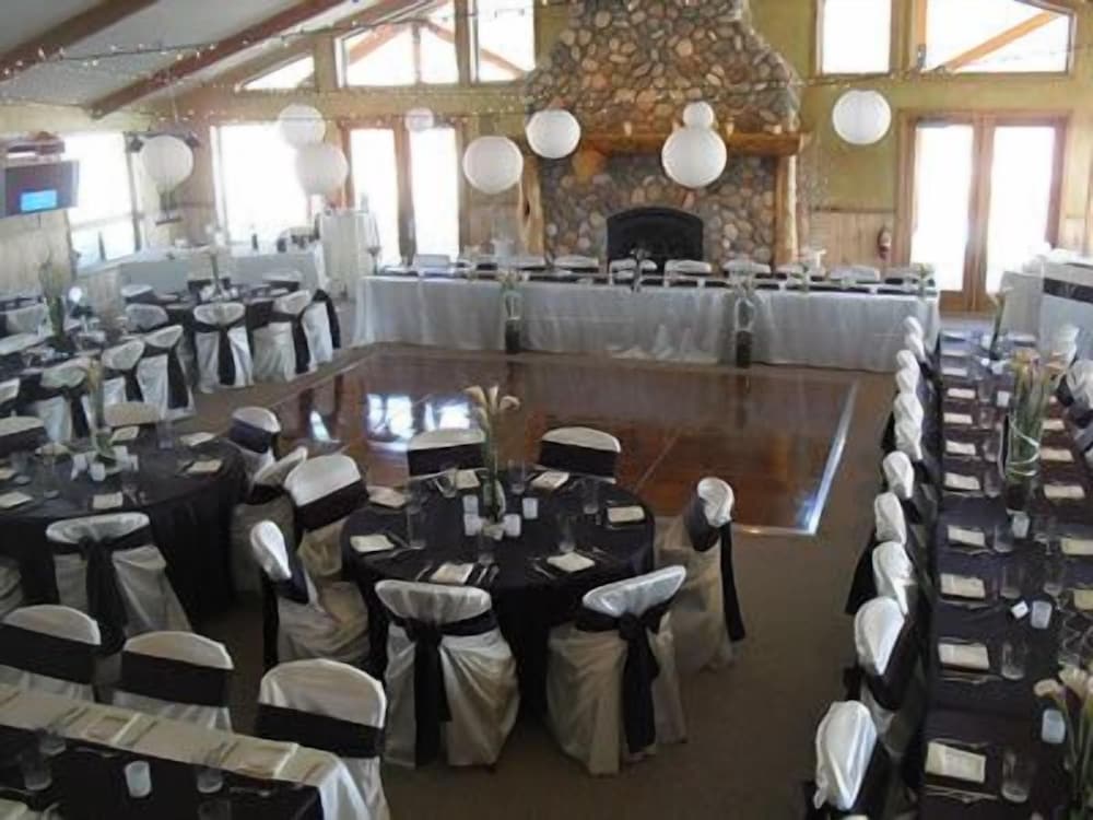 RiverStone Family Lodge