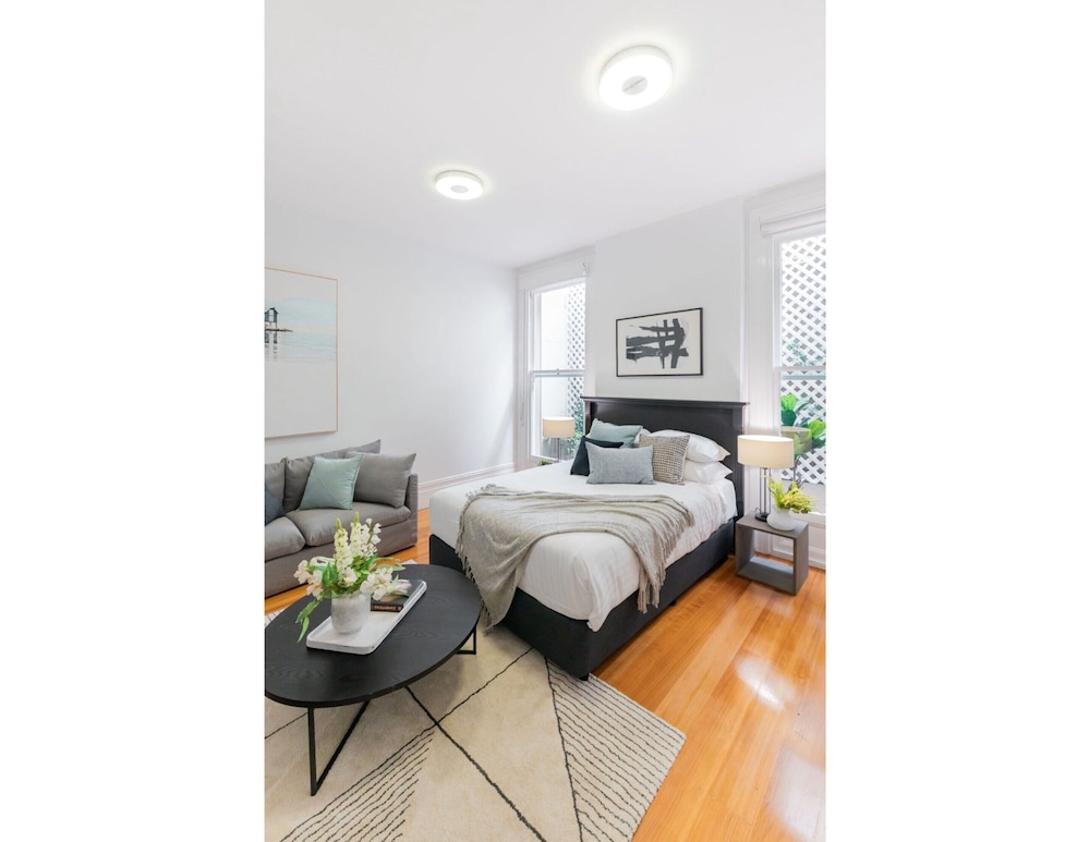 Renovated Studio in Bohemian Area Close to City