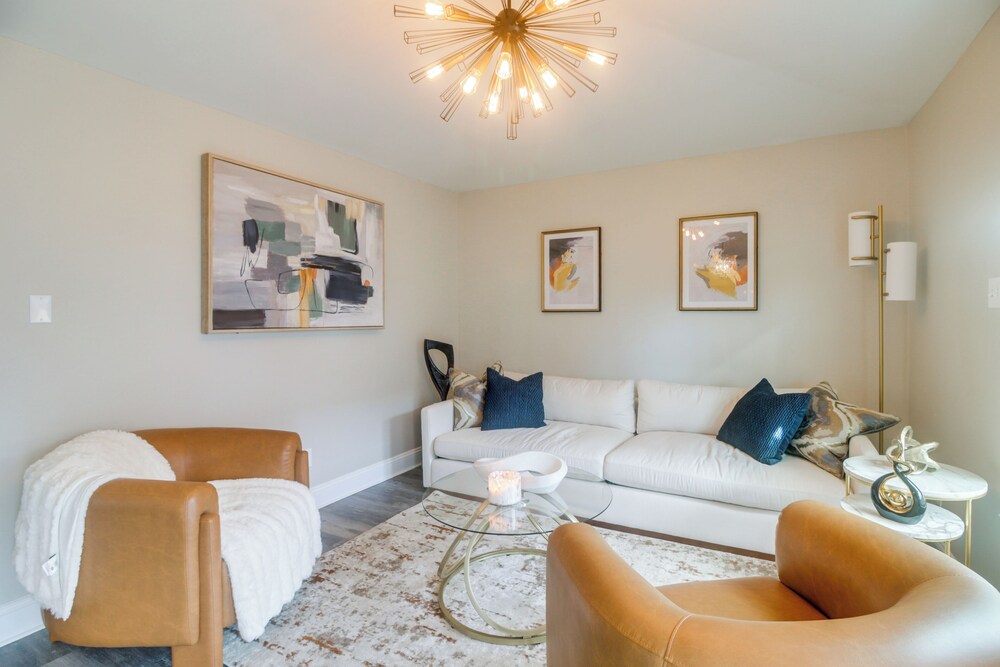 Charlotte Gem w/ Deck & Community Amenities
