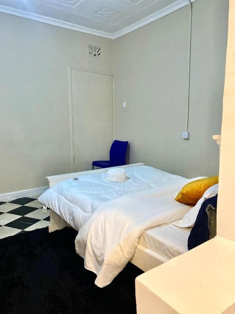 Lux Suites Kiamboni Apartments