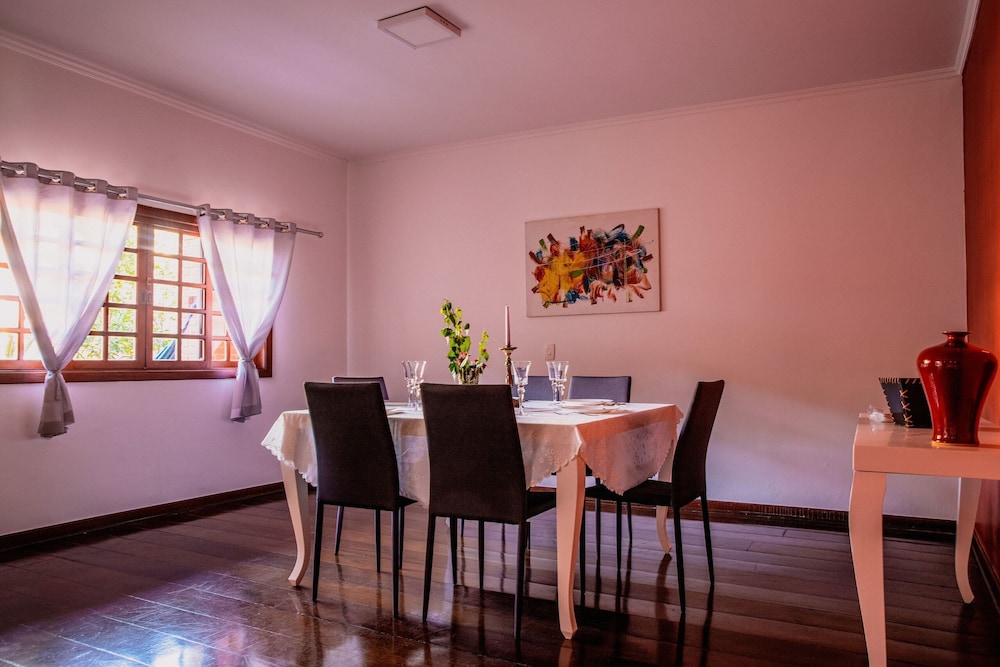 Casa espaçosa na Granja Viana