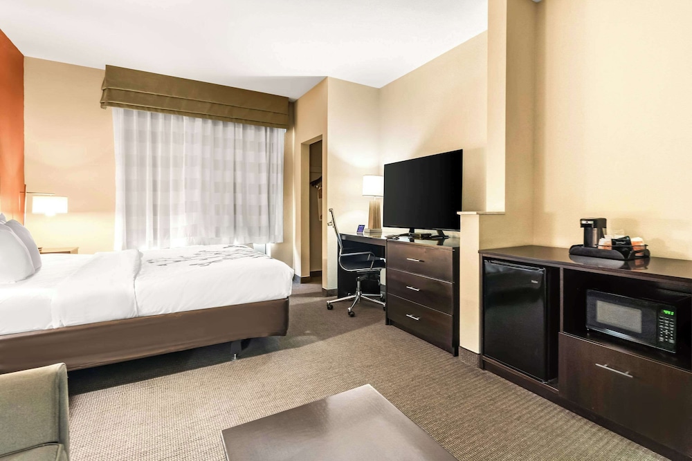 Dyersburg Vacations - Sleep Inn  Suites Dyersburg I-155 - Property Image 5