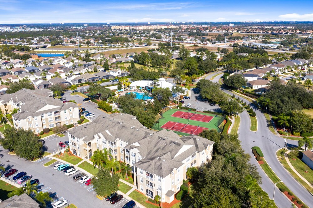Windsor Palms 3 bed Condo in Gated Resort view 3