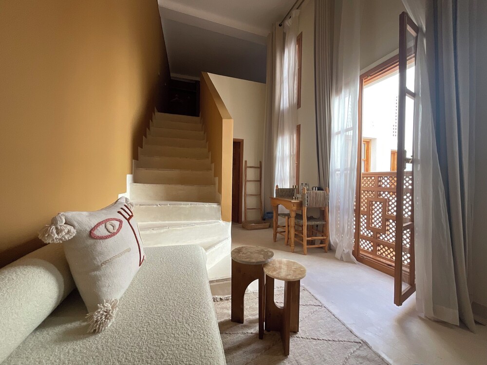 Riad Al Muhandiz