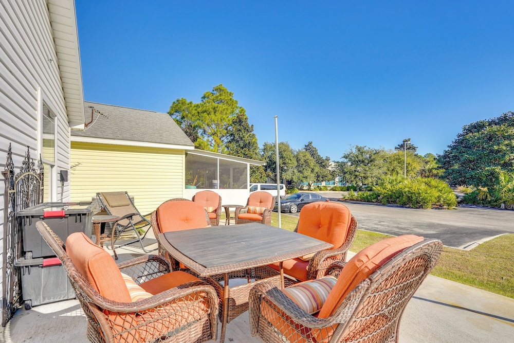 1 Mi to Gulf: Home w/ Patio & Pool Access in Pcb!
