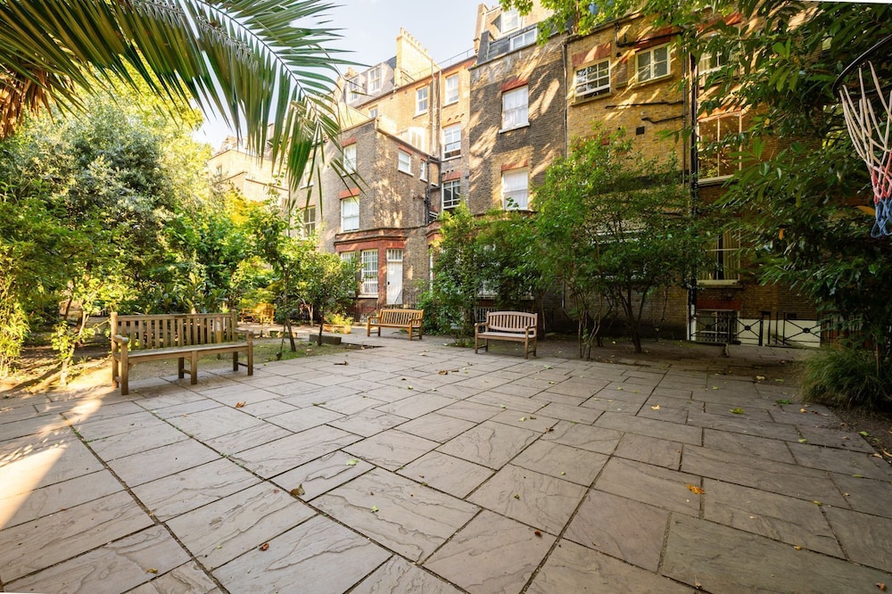 18 Wetherby Place