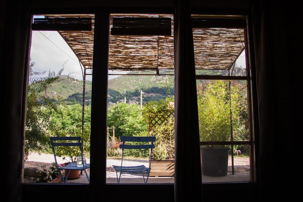 Les deux chemins view 2