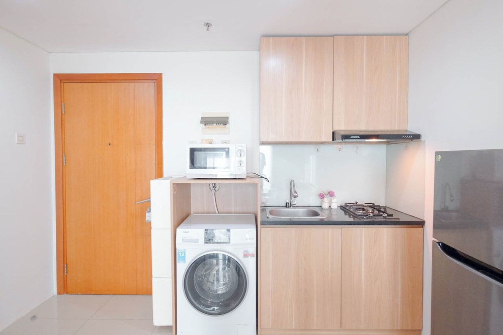 Good Location 2Br Apartment At Woodland Park Residence