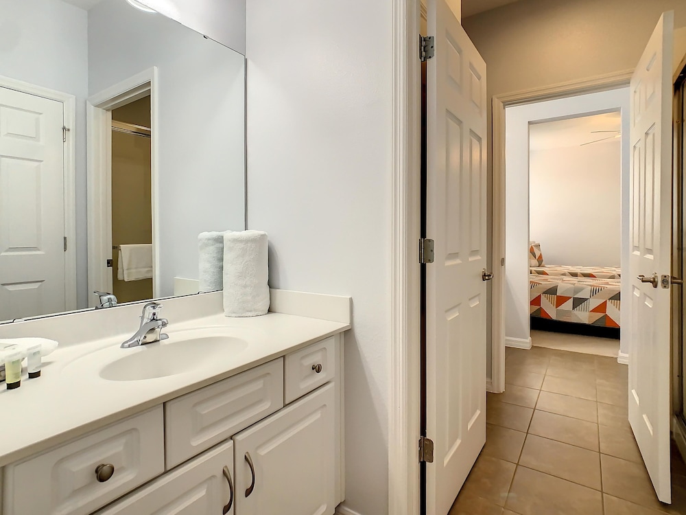 Family Oasis Near Disney - Pool Resort Access