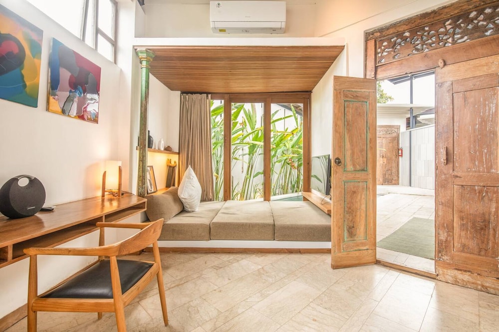 BA Villa 2 1BR Elegant 1-br Villa With Pool 800m to Echo Beach