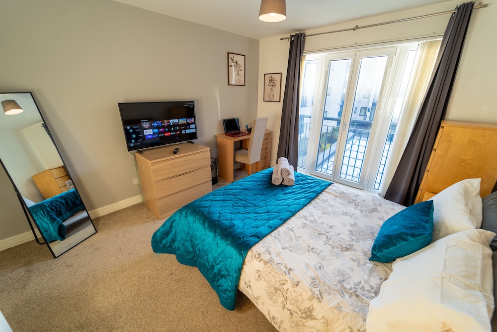 Stunning 1 Bed Flat - Elite Birmingham Complex view 4