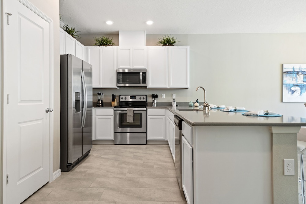 Stunning 4 Bd w/ GameRoom Close to Disney 5110 - Image 4