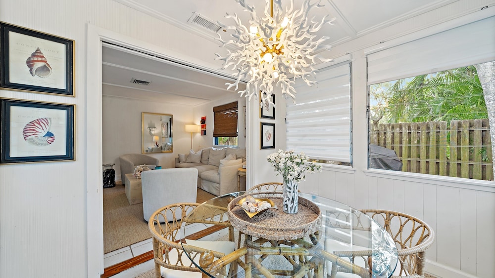 Hidden Oasis A 1 Bedroom Bungalow