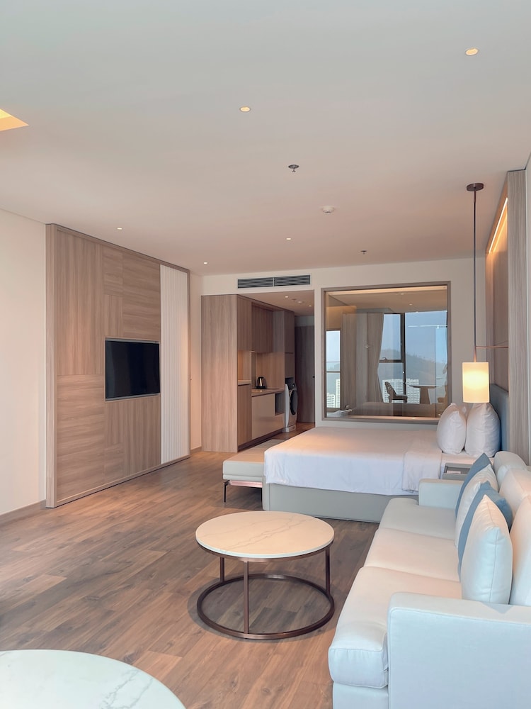 Sea view Àlacarte Ha Long Bay Apartment