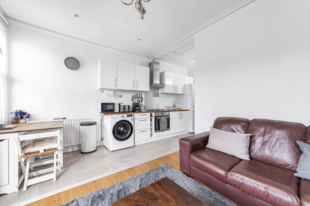 Bright West Ealing Abode