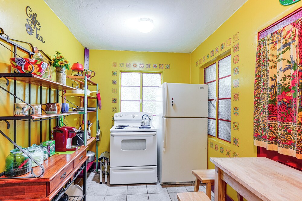 Near Tampa Attractions: Boho Bungalow on 20 Acres!