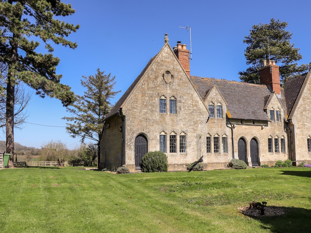 The Alms House West