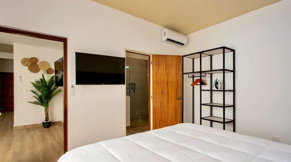 4 Br Private Rooftop Pool Spacious Exclusive