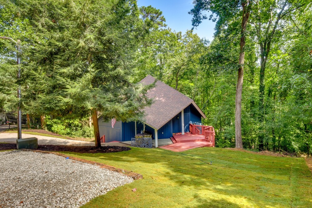 Peaceful Gainesville Cottage w/ Lake Lanier Access view 3