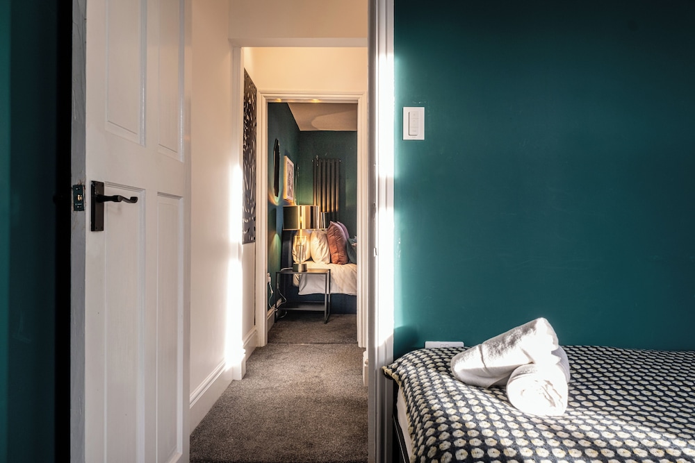 Lowell Street - Cosy 2 BD in Worcester