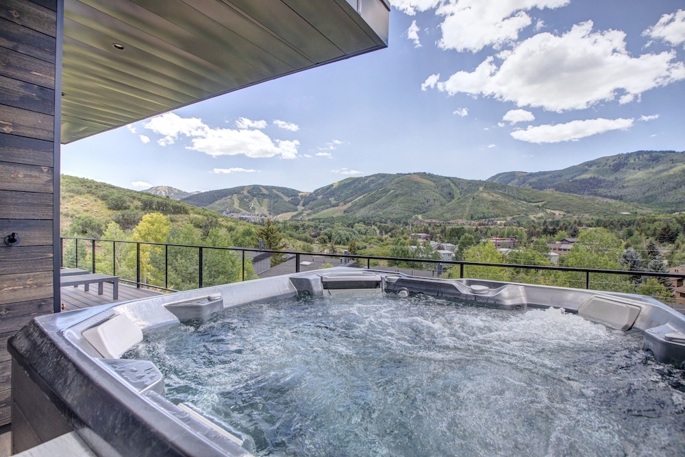Nine Peaks 4 Bedroom Home