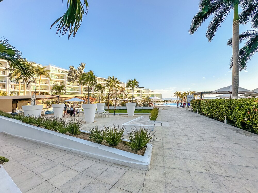 ARIA Residence Beachfront luxury