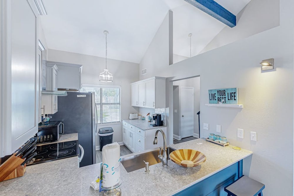 Mariner Lakes Condos