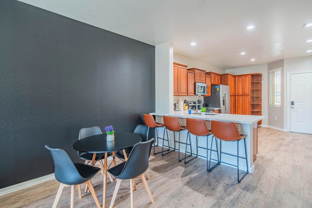 ROVE LIVING/KL - The Fredrick Tempe