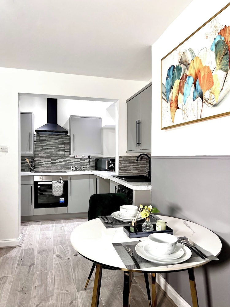 Stylish Spacious 1Bd Apt-kingbed-10min Heaton Park