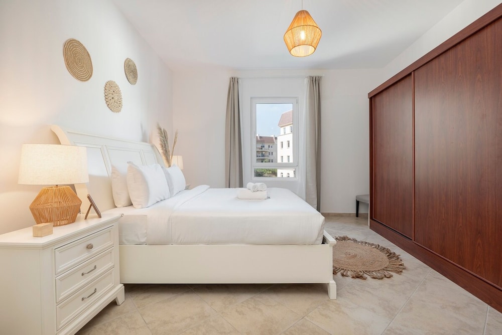 Cozy 1-bedroom Apartment for 5 in Motor City
