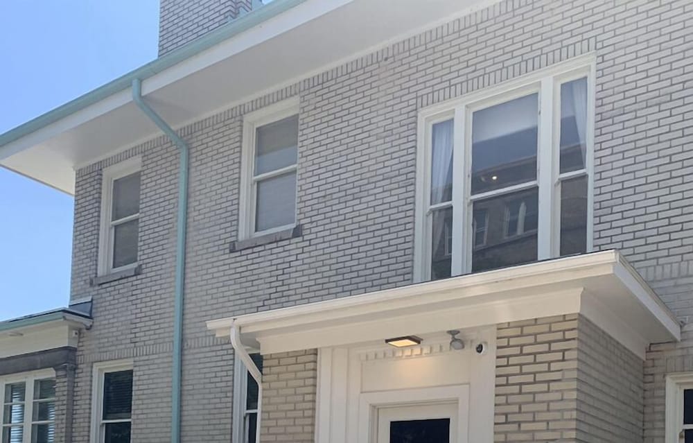 Hotel The Edward Hotel - Image 1