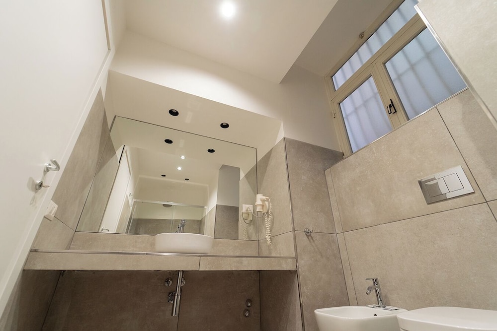H. G. Boutique Toledo Napoli Centro by ClaPa Group Dislocated Hospitality