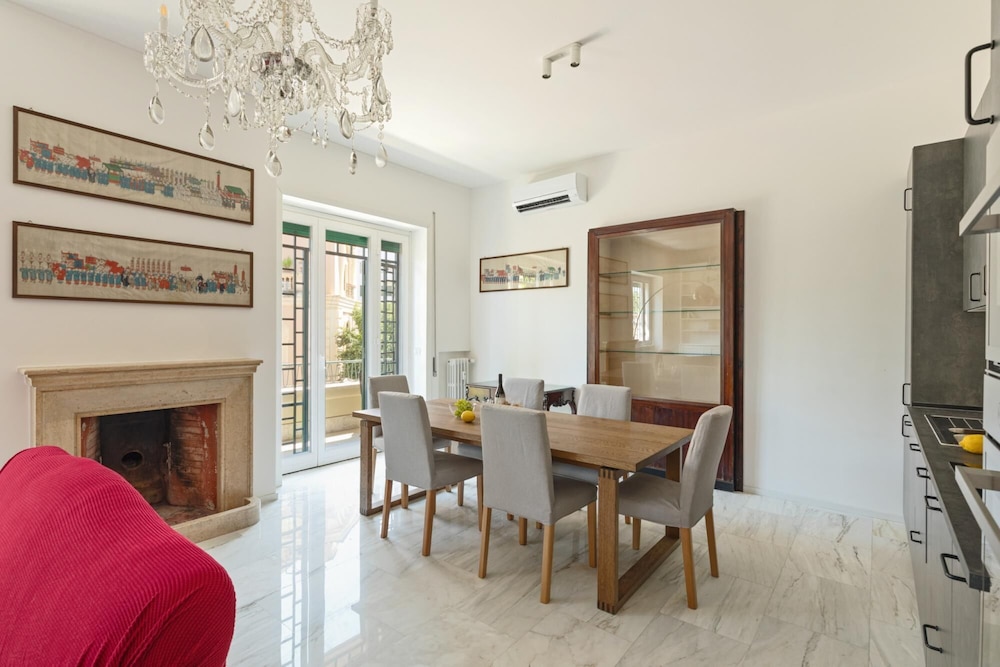 Bright and Spacious Family Apartment in Parioli photo 3