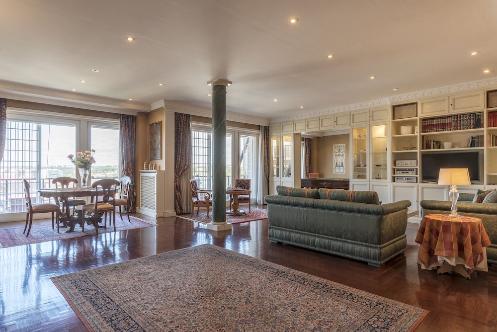 San Pietro Exclusive Panoramic Flat