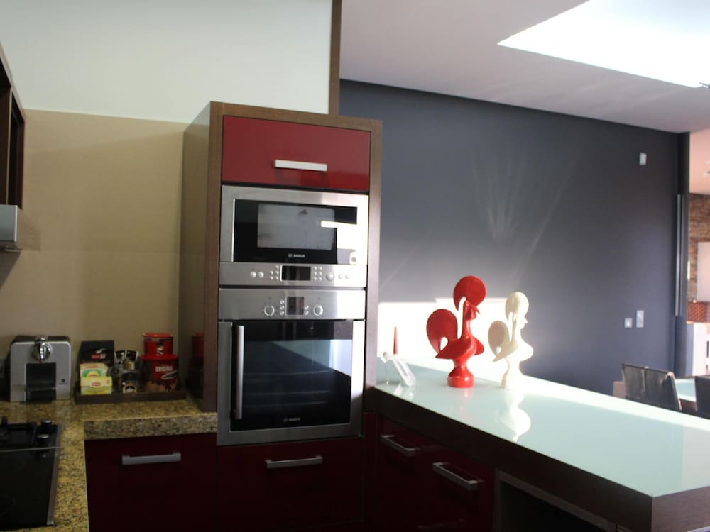 Lovely Holiday Home With Garden view 5