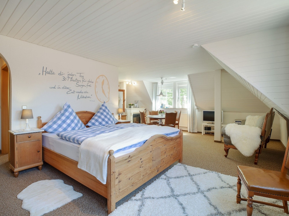 Charming Apartment in Weissenbrunn Near Forest