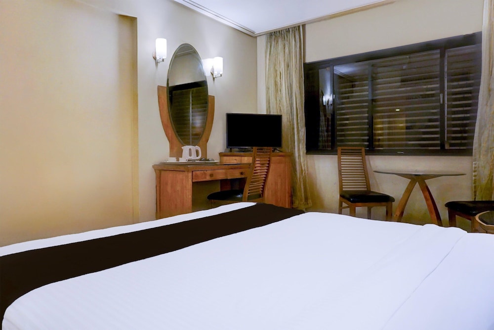 Premium Room Near Pataleshwar Temple, Pune