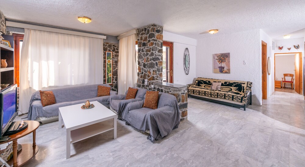 The Kokkini Beach Retreat view 4