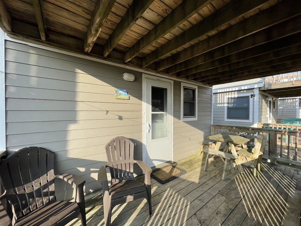 15 Don't Worry Be Happy Studio Bedroom Condo by RedAwning