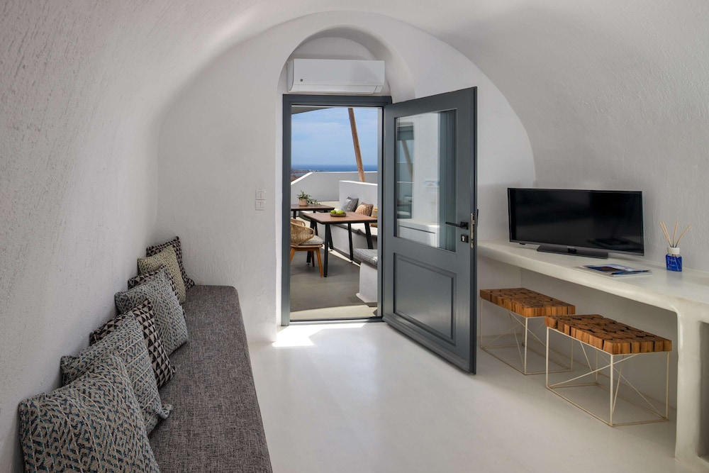 Amphora Selene Seaview Getaway in Akrotiri